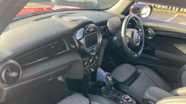 MINI Hatchback 135kW Cooper S Level 2 33kWh 3dr Auto Electric Hatchback